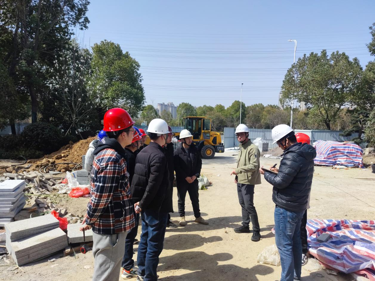 市文旅集团党委委员、副总经理叶晨光对璟悦里项目进行督导检查