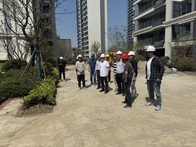 聚焦品质升级：集团党委副书记、总经理张何何一行实地查勘观澜里项目 推动景观标准再提升