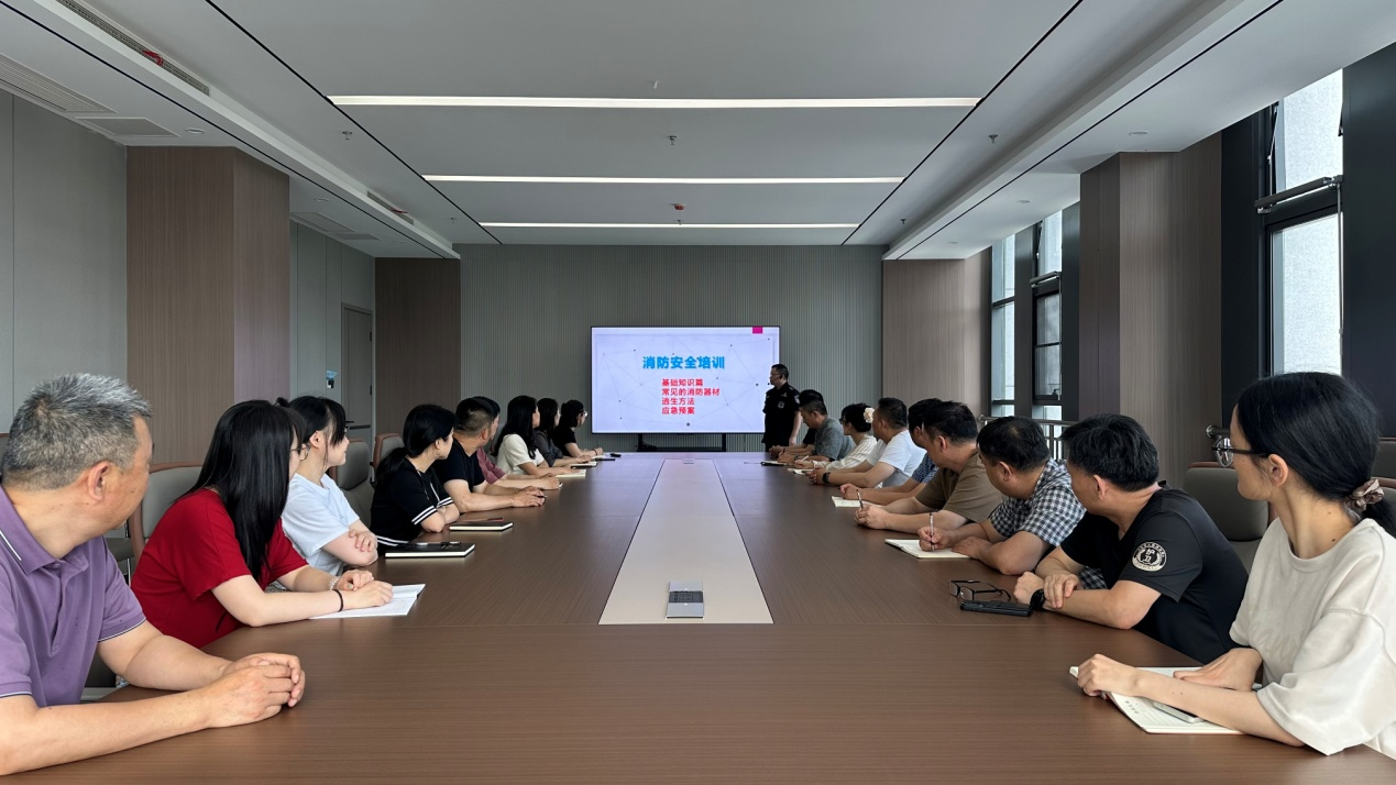 筑牢办公安全防线 守护平安职场家园——市保安公司2026年安全生产月消防主题活动圆满开展